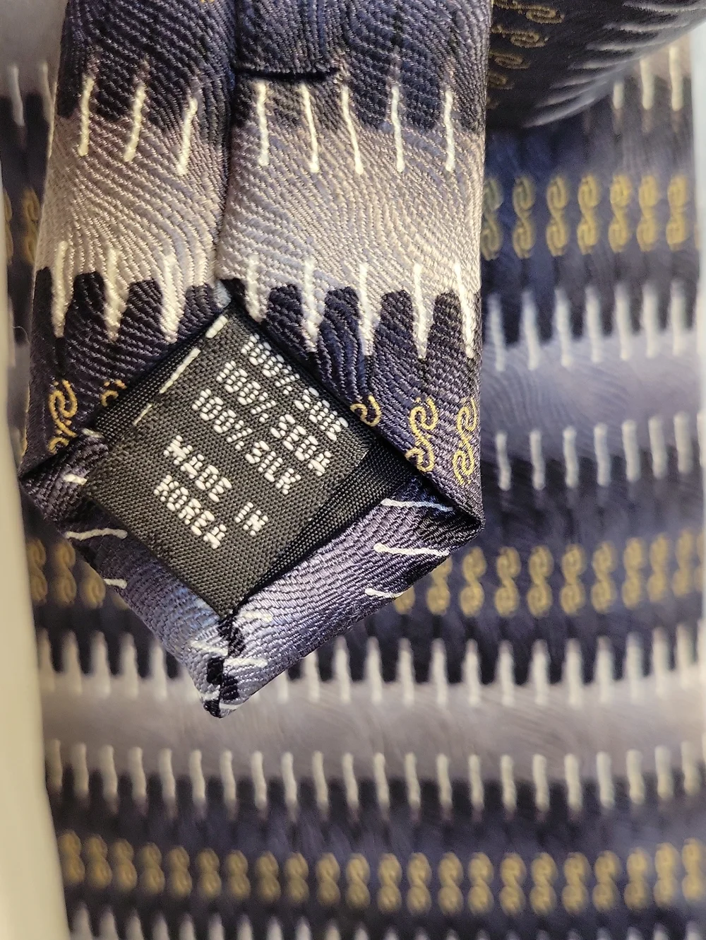 Bergamo New York Men's Patterned Black and Gray Hand Made Silk Tie .
